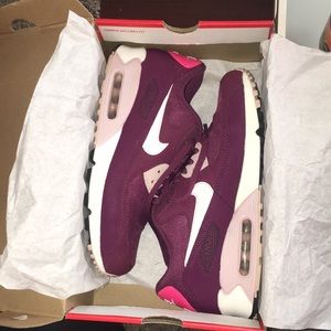 Womens Nike Air Max 90