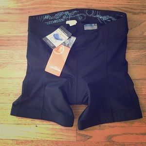Novara bike shorts - NWT