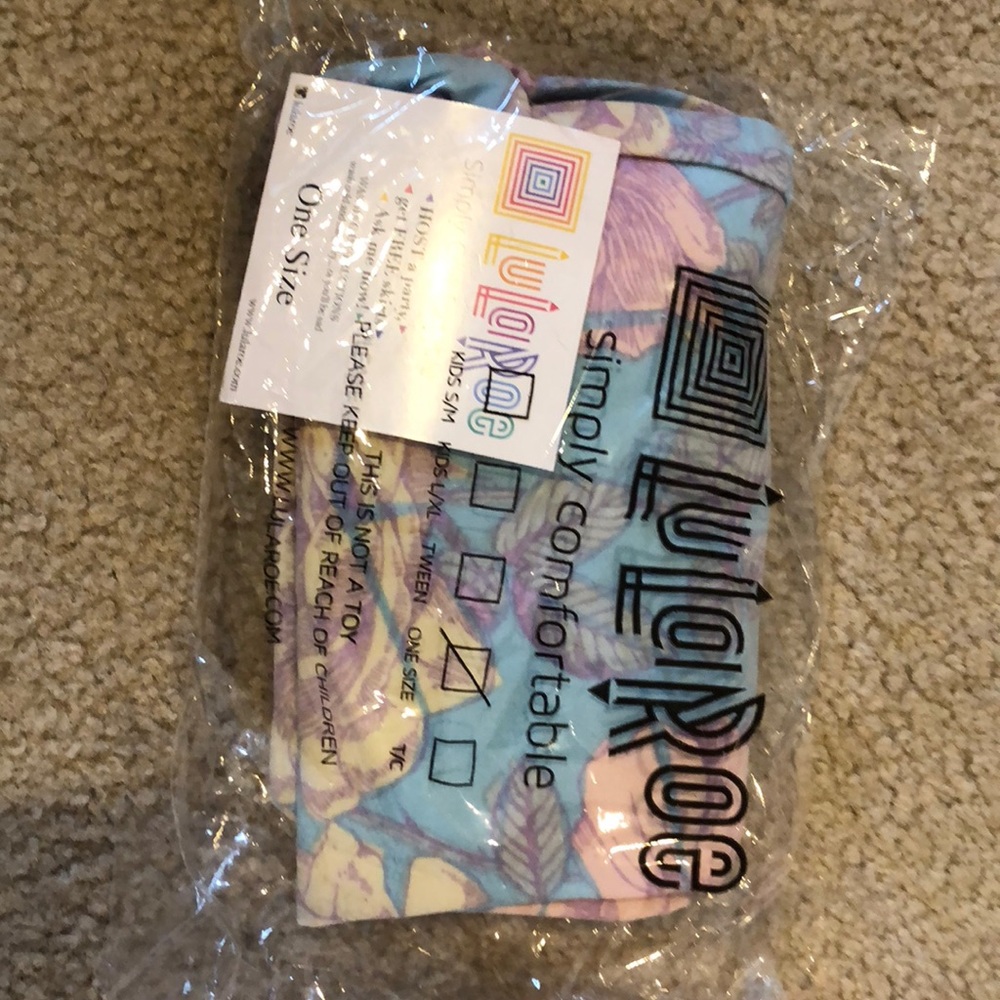 NWT Pastel Floral Legging OS