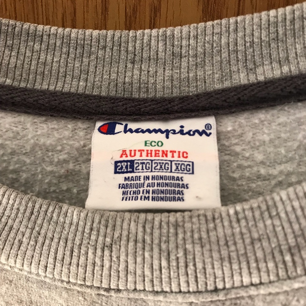 Champion - Picture 4 of 4