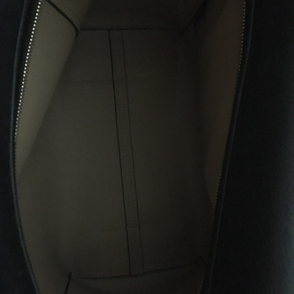 Michael Kors black leather tote - Picture 3 of 3
