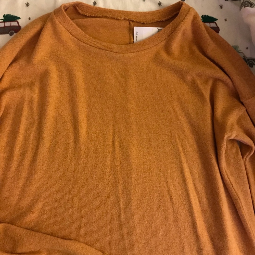 Soft and sexy pull over in yellow color