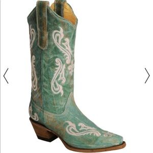 Corral snip toe boots