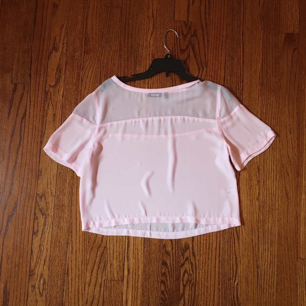 Tildon blush 100% polyester shirt. Size small
