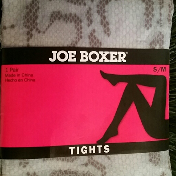 ❤FREE WITH PURCHASEGrey Snakeskin Patterned Tights - Picture 3 of 8