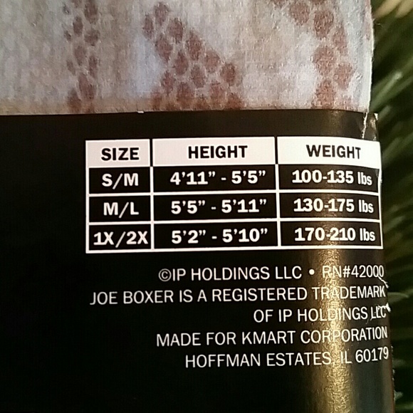 ❤FREE WITH PURCHASEGrey Snakeskin Patterned Tights - Picture 5 of 8