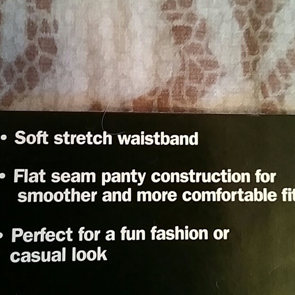 ❤FREE WITH PURCHASEGrey Snakeskin Patterned Tights - Picture 7 of 8