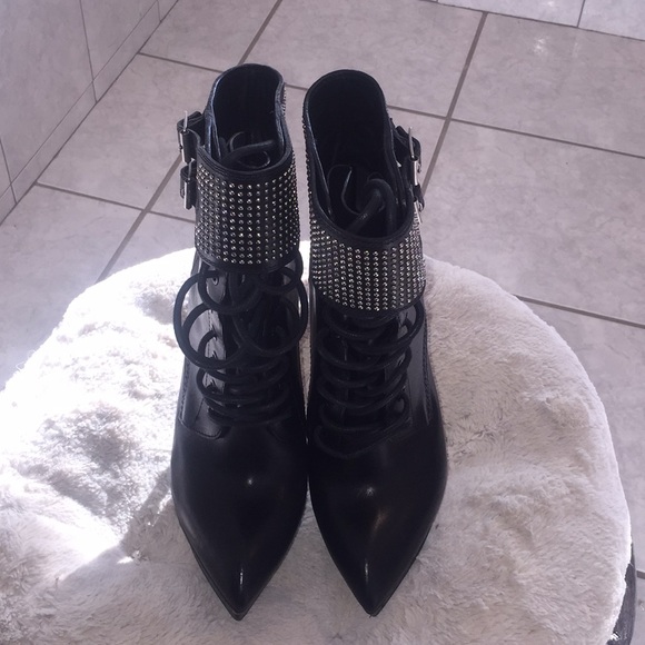 Saint Laurent studded boots - Picture 4 of 8