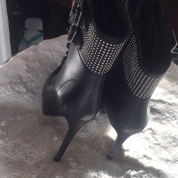 Saint Laurent studded boots - Picture 5 of 8