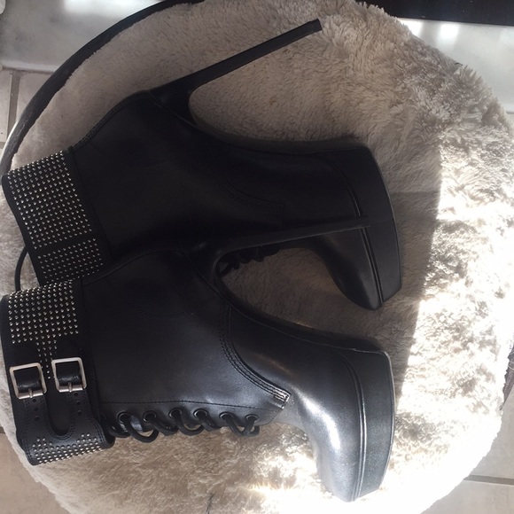 Saint Laurent studded boots - Picture 7 of 8