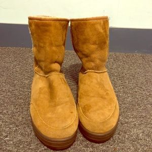 Men’s UGGs c: