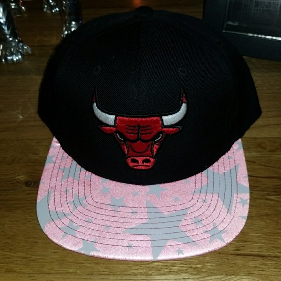 BULLS CAP - Picture 2 of 5