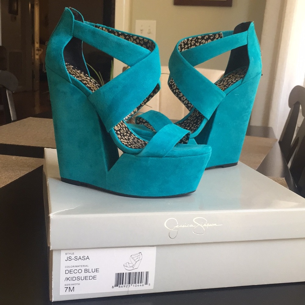 NWOT Jessica Simpson suede wedges