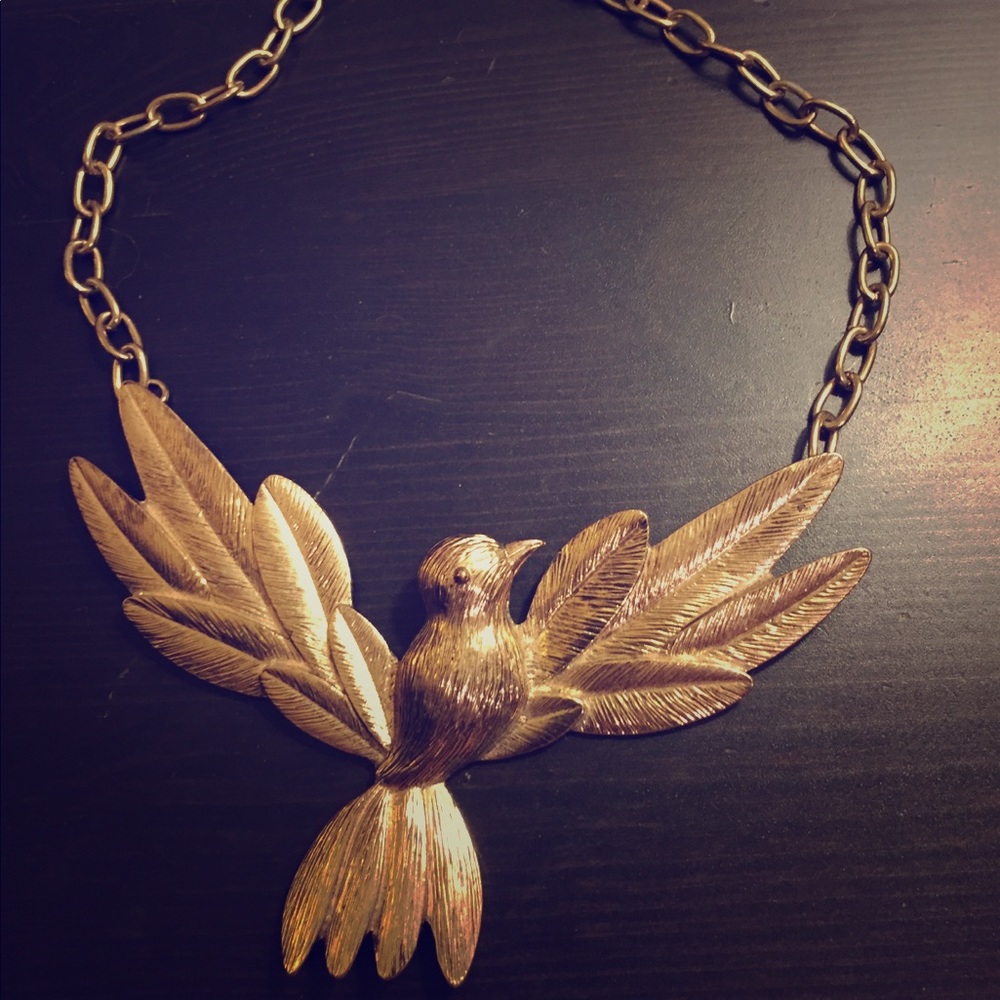 ModCloth statement bird necklace