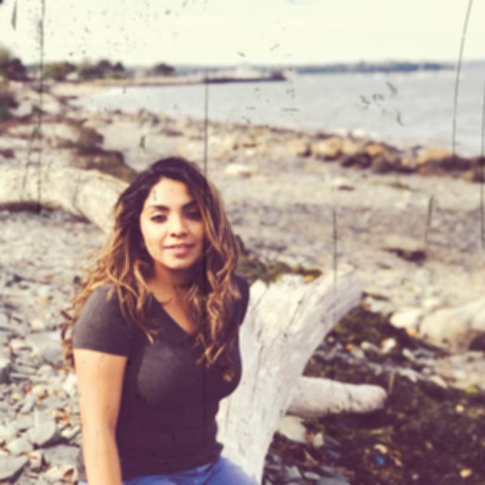 Meet your Posher, Adriana