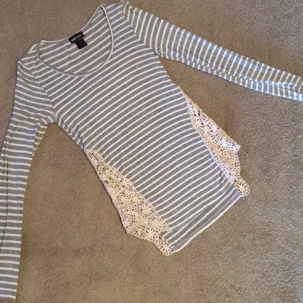 Stripe grey and white top with crochet sides