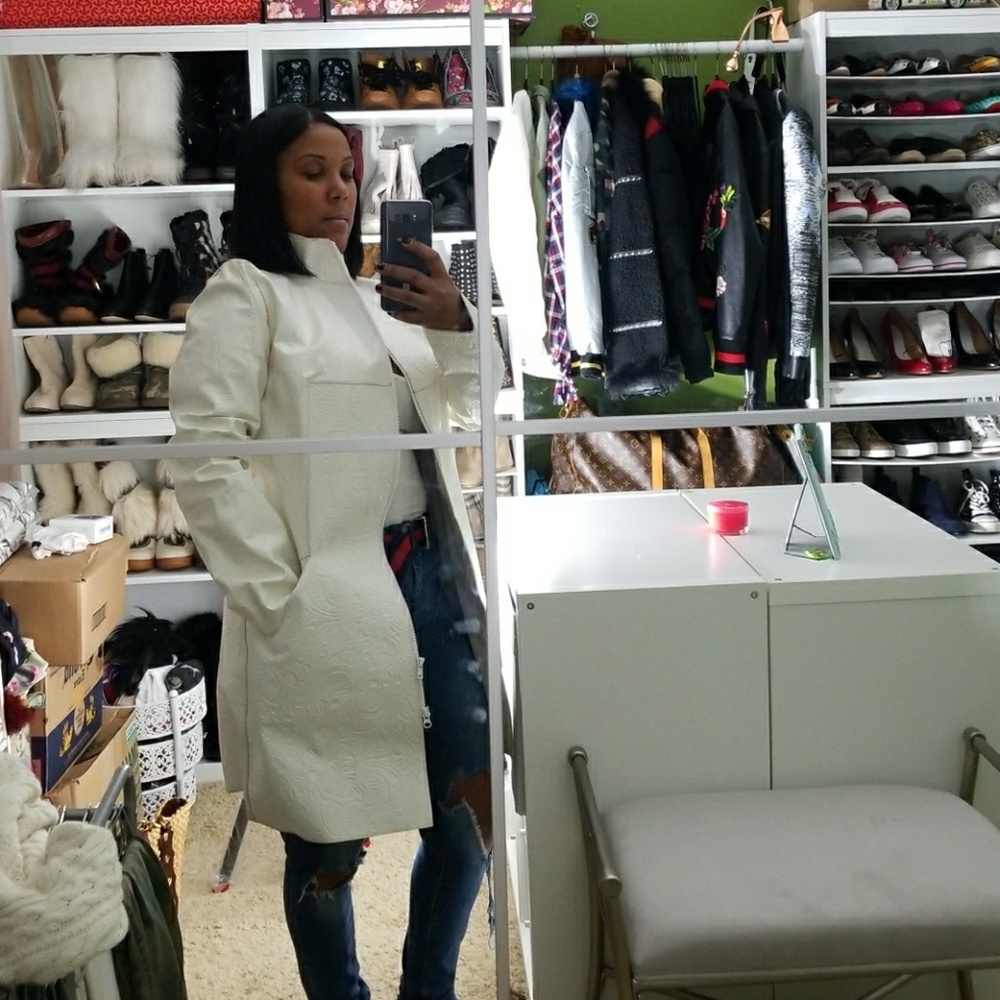 Fendi white jacket with flower design - Picture 6 of 8
