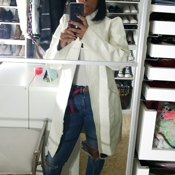 Fendi white jacket with flower design - Picture 2 of 8