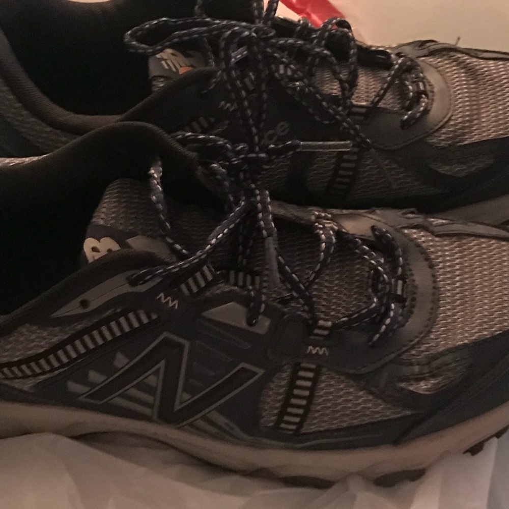 Athletic shoes