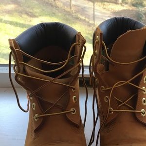 BARELY USED WOMANS TIMBERLAND BOOTS