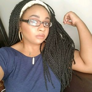 Meet your Posher, Ebony