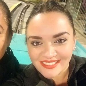 Meet your Posher, Isabel