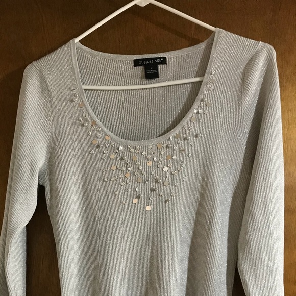 August silk Blouse. - Picture 1 of 4