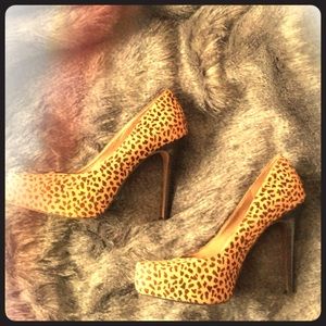 BCBGeneration Cheetah Pumps