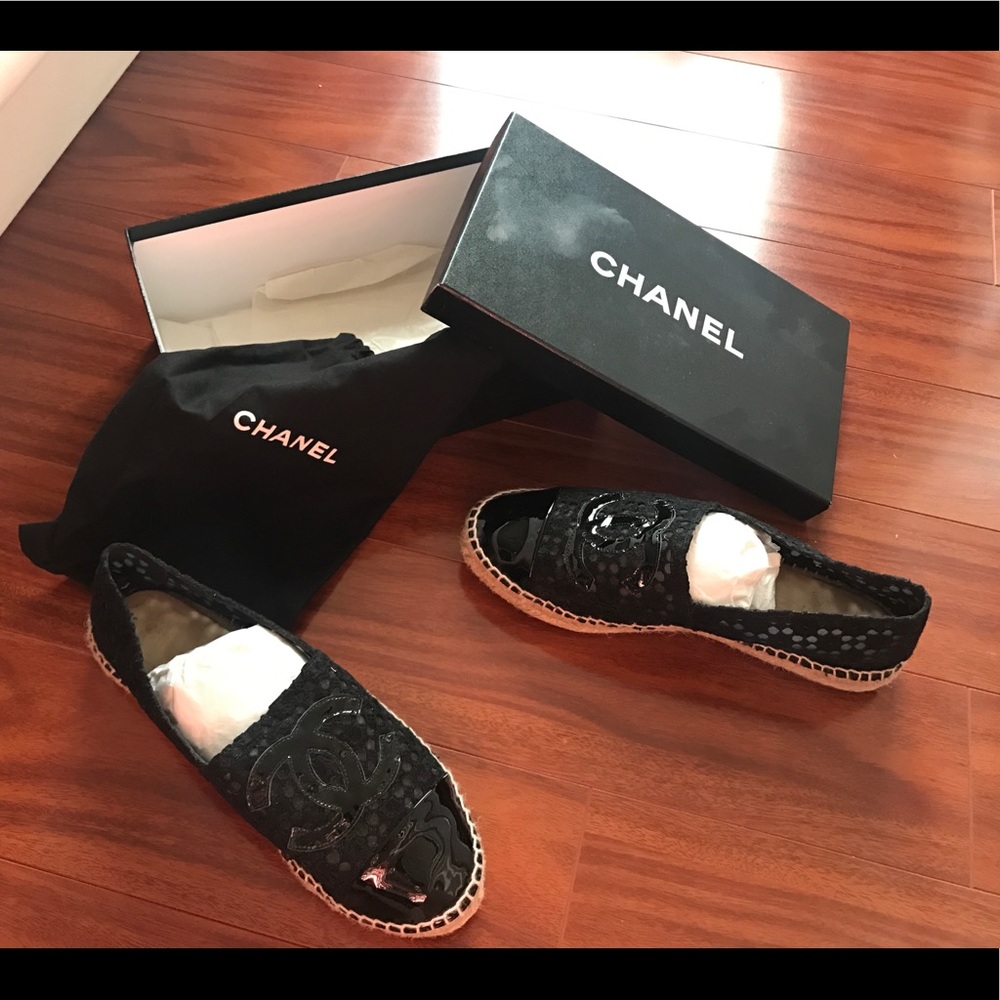 CHANEL Black Patent Leather and Lace Espadrilles