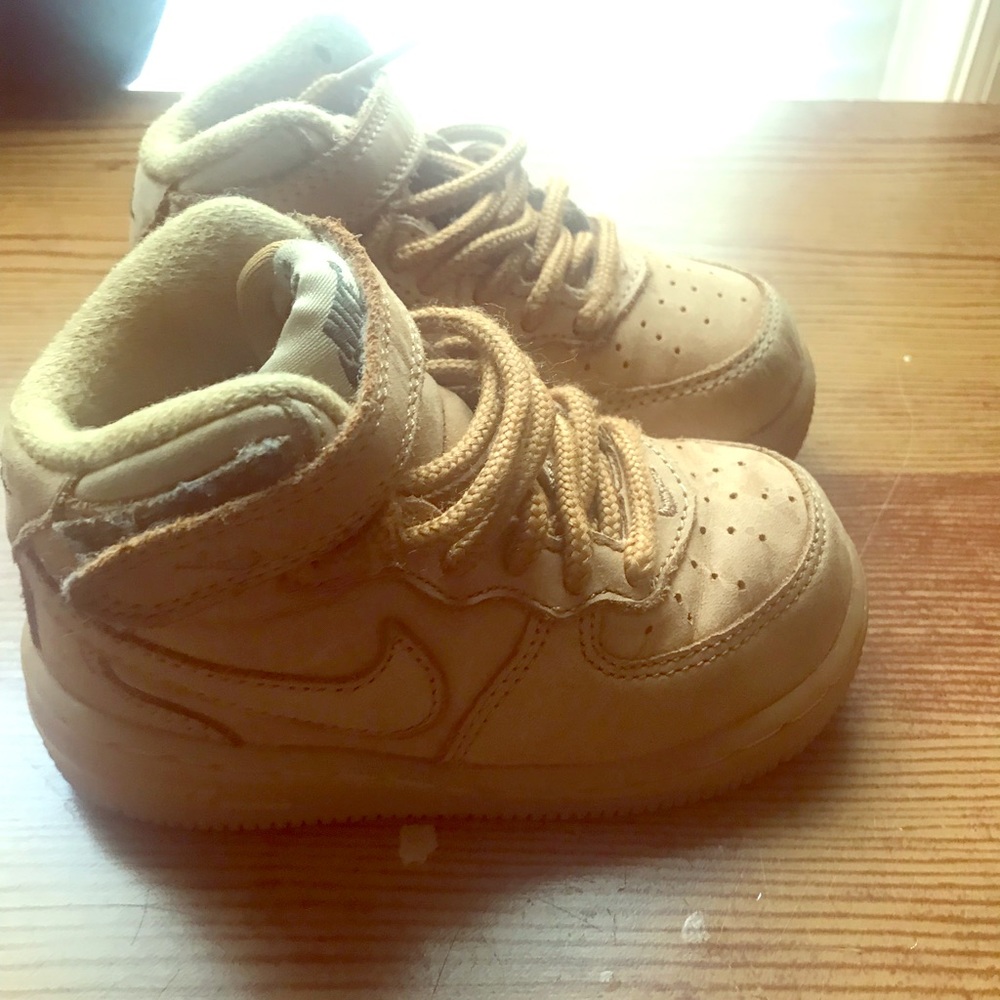 5C Nike Wheats Boys