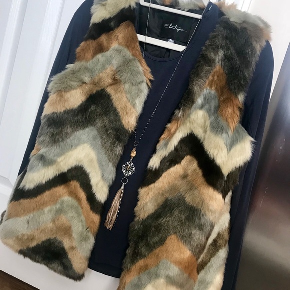 Jackets & Blazers - Boutique Fur Vest !! Medium