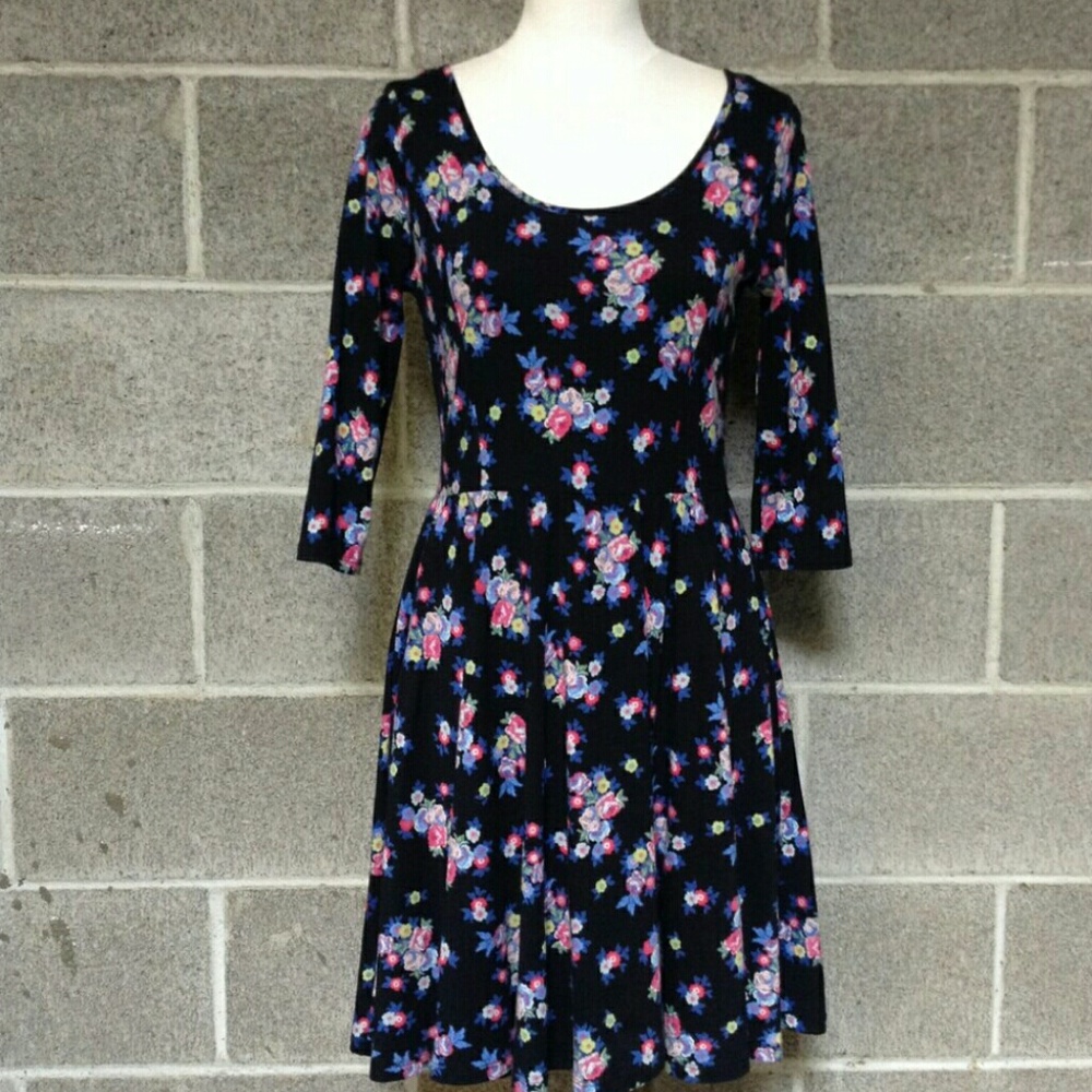 Lauren Conrad 3/4 sleeve floral dress