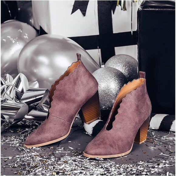 Last pair! Rose distressed booties - Picture 3 of 5