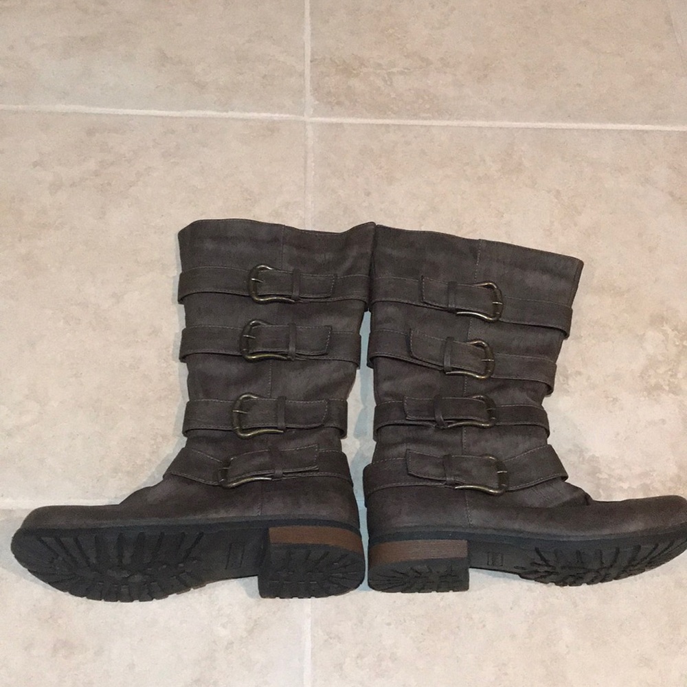 LIKE NEW boots