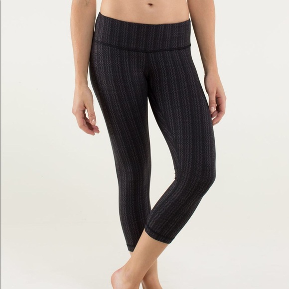 lululemon athletica Pants - LULULEMON WUNDER UNDER CROP LEGGING YOGA PANTS