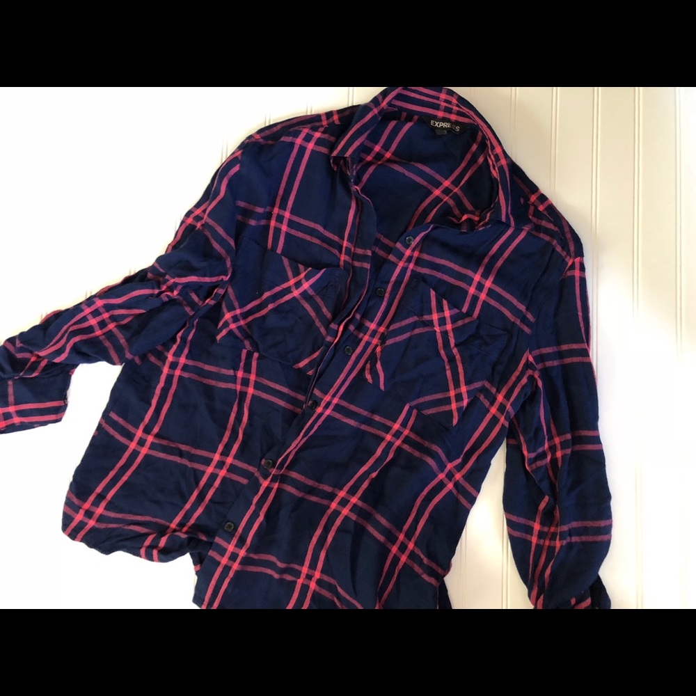 Express Top with button sleeves