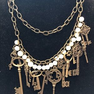 Plunder Design Quincy necklace.