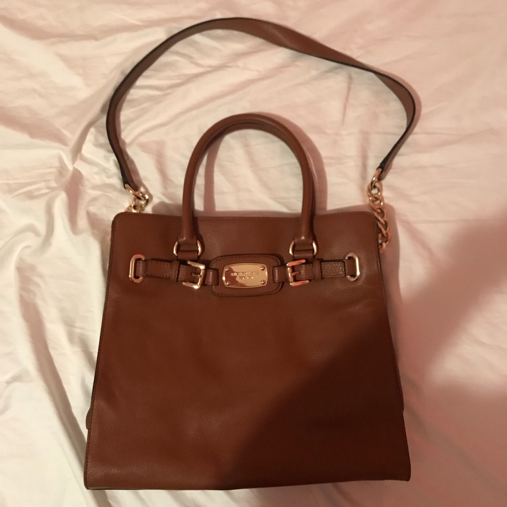 Large Michael Kors purse **GREAT CONDITION**