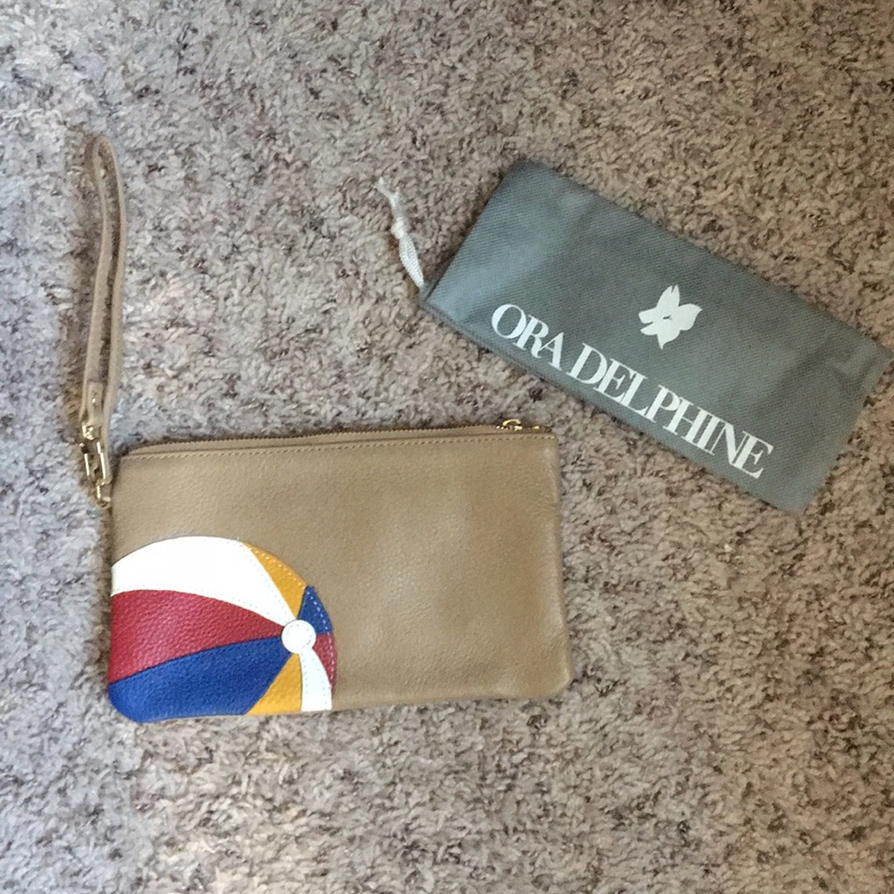 Ora Delphine wristlet