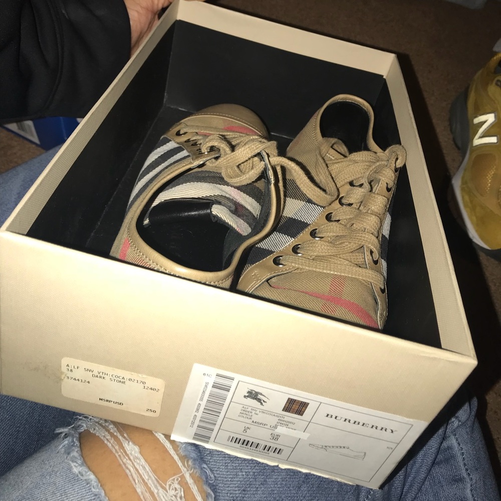 Burberry sneakers - Picture 3 of 4
