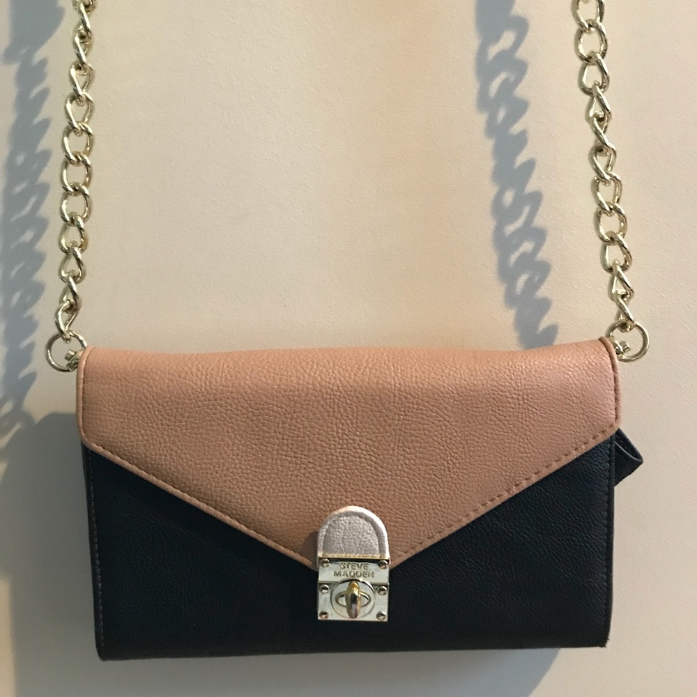 SteveMadden over the shoulder wallet