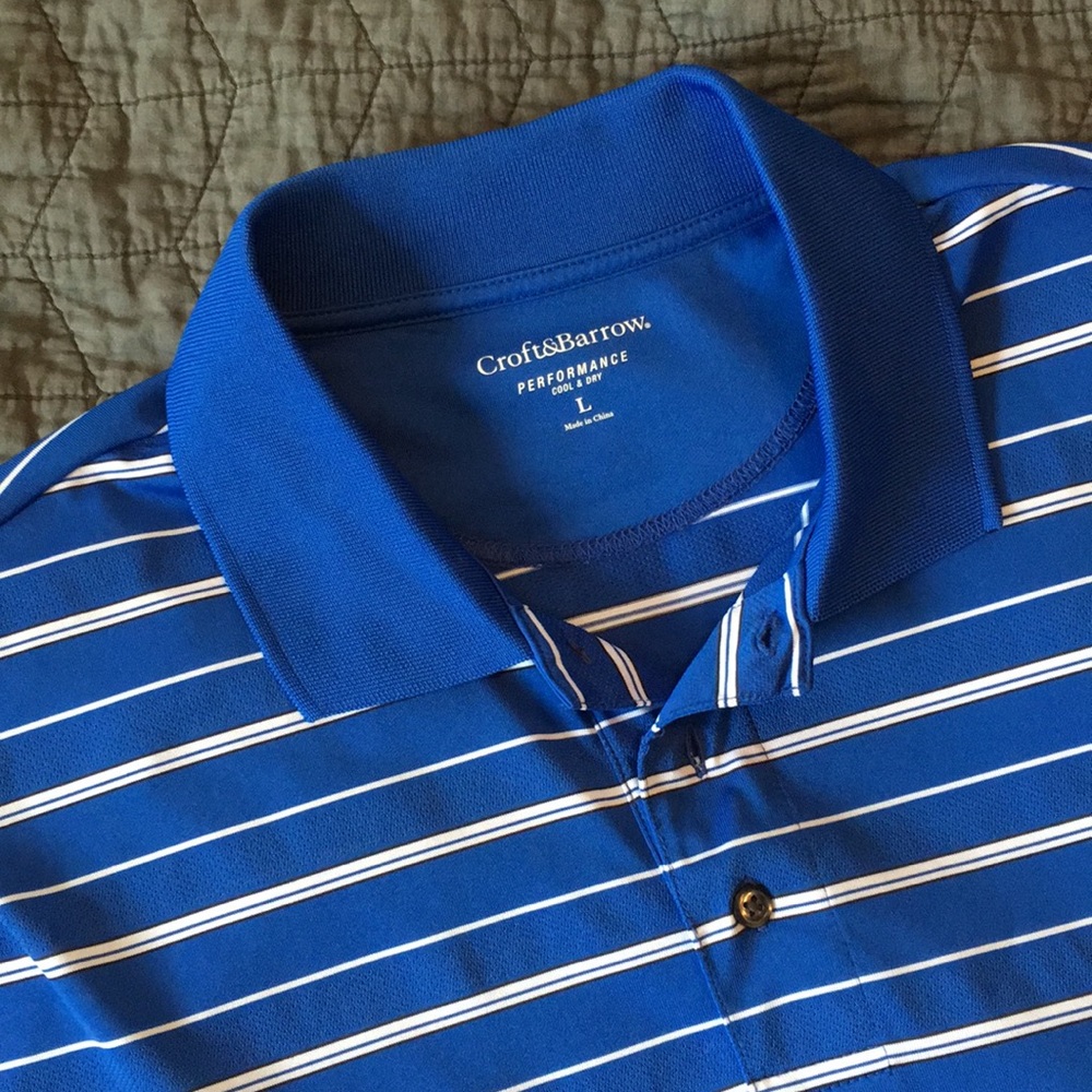 Short sleeve collared shirt