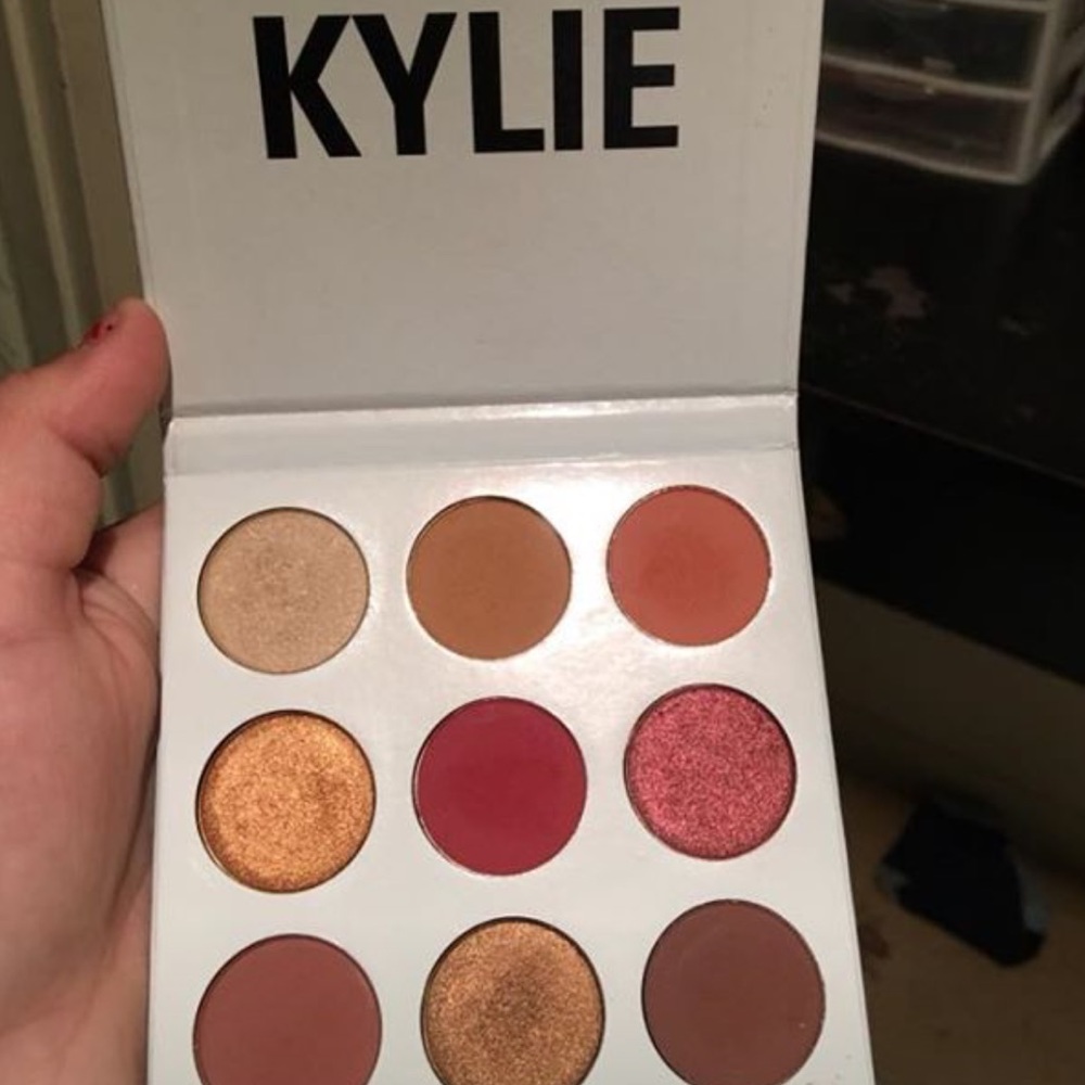 Kylie Cosmetics Burgundy Palette