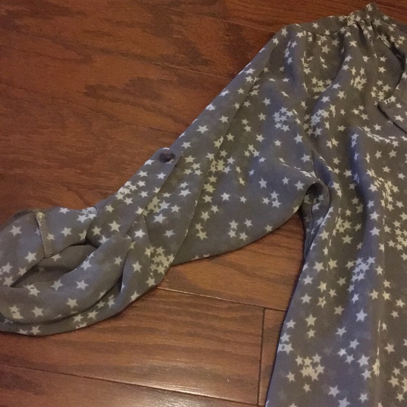 Francesca's Starry Print Blouse - Picture 4 of 7