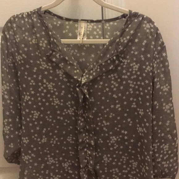 Francesca's Starry Print Blouse - Picture 5 of 7