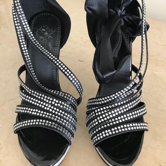 Stunning Rhinestone Heels!!! - Picture 2 of 5