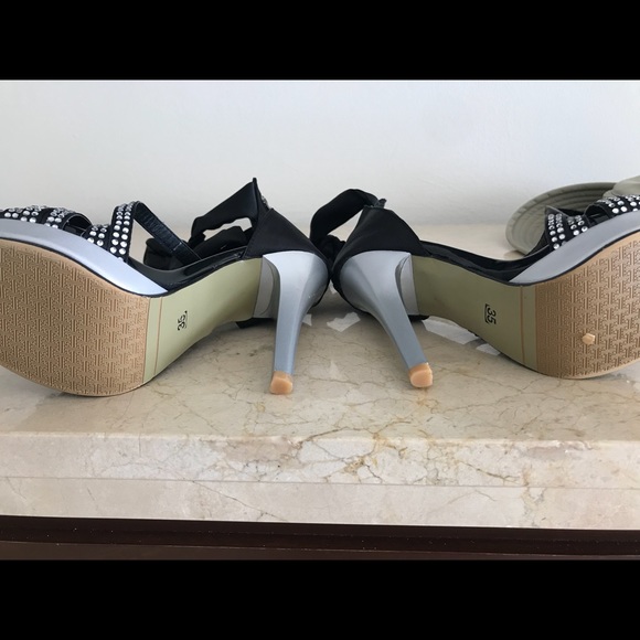 Stunning Rhinestone Heels!!! - Picture 4 of 5