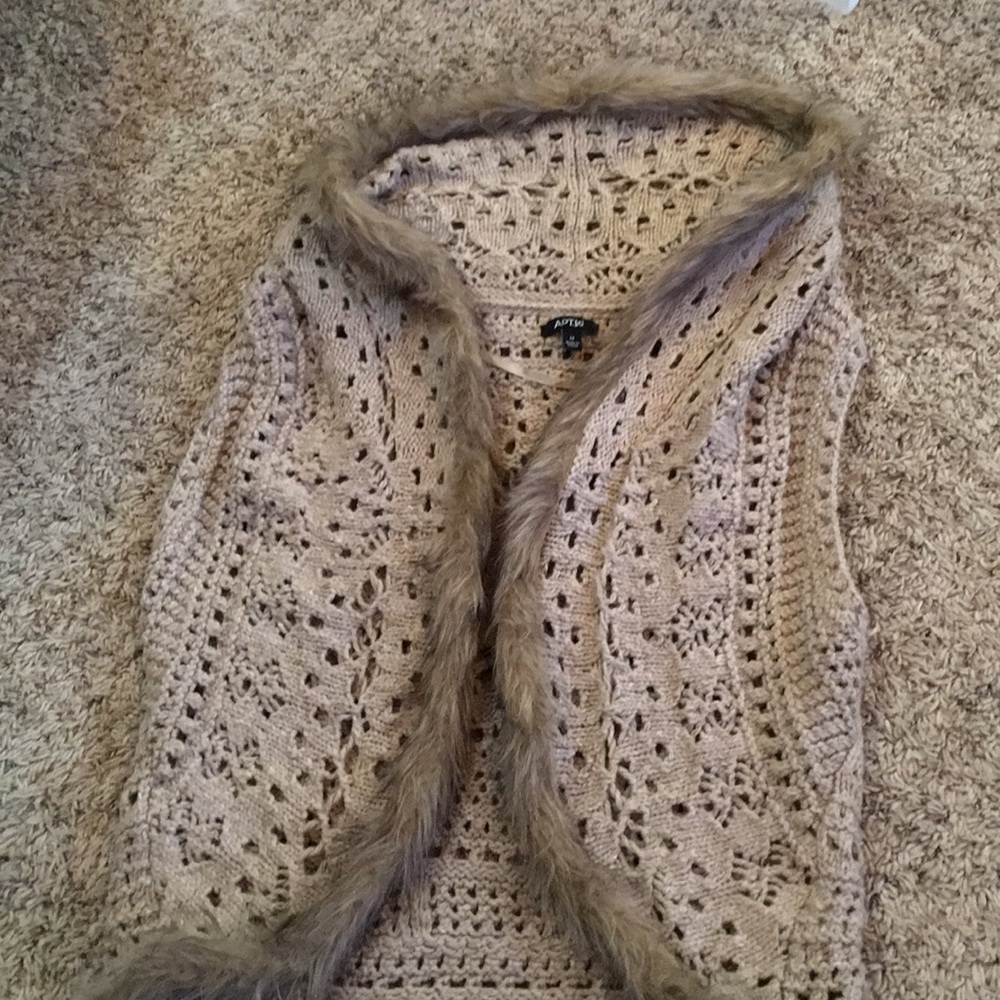 Apt 9 vest