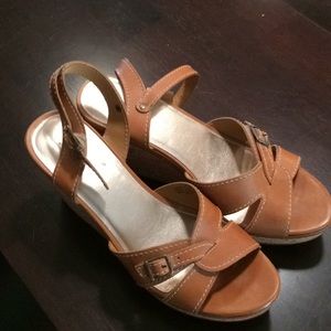LL Bean platform sandals, camel with 3.5" heel
