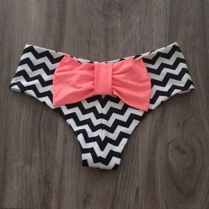 Chevron bow cheeky bikini bottoms
